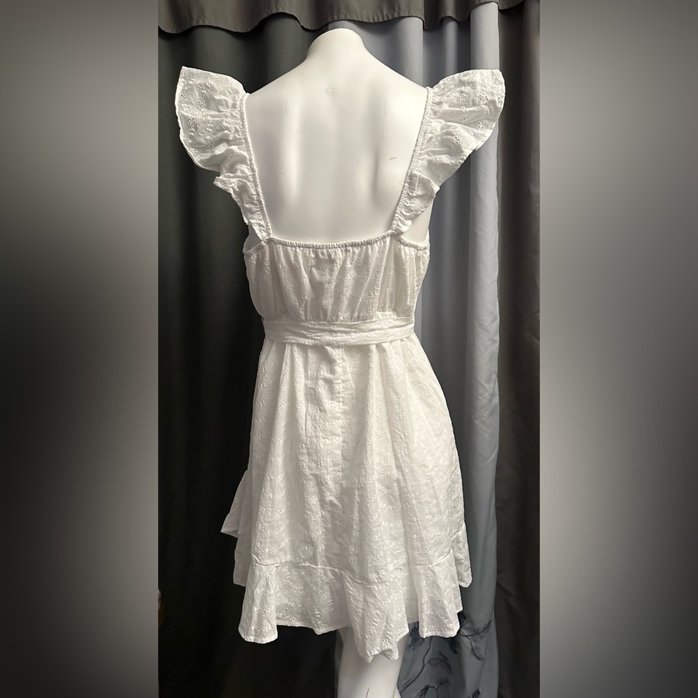 🥰 Juniors' Live To Be Spoiled Sleeveless Eyelet Faux Wrap Skater Dress, size L - Picture 4 of 10